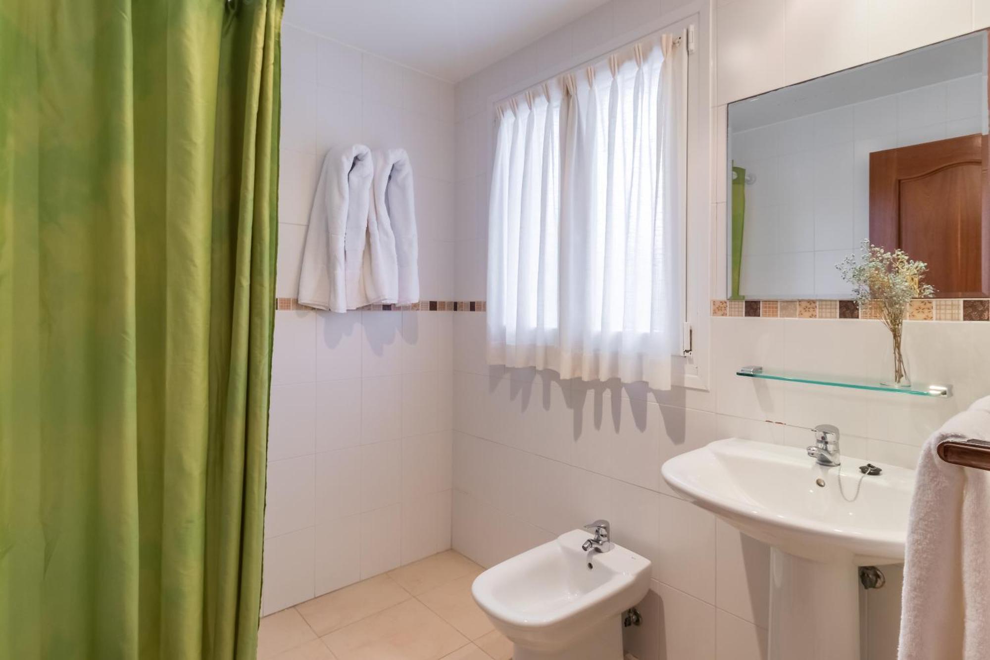 Apartamentos Silken Playa De Toro リャネス エクステリア 写真