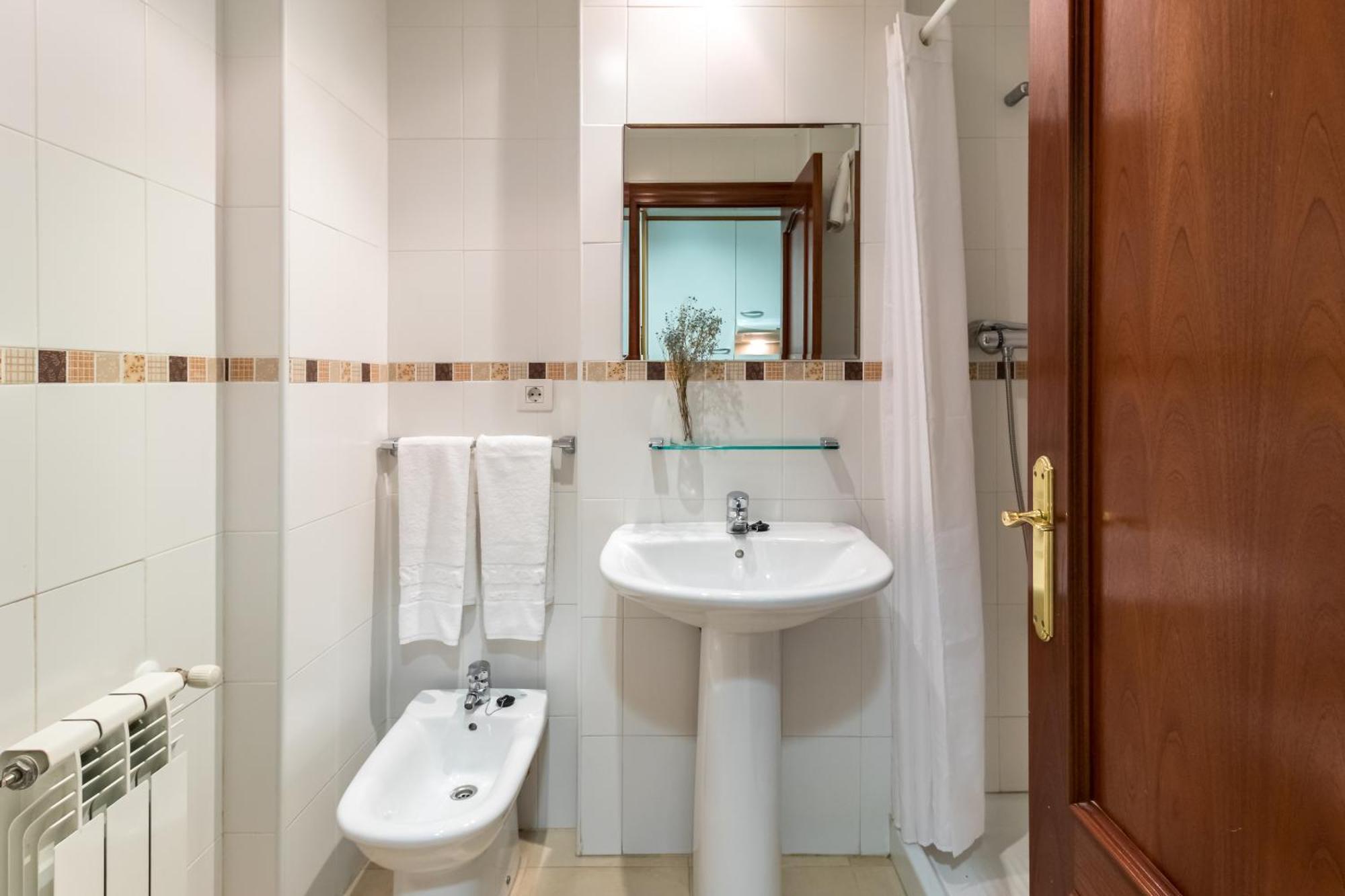 Apartamentos Silken Playa De Toro リャネス エクステリア 写真