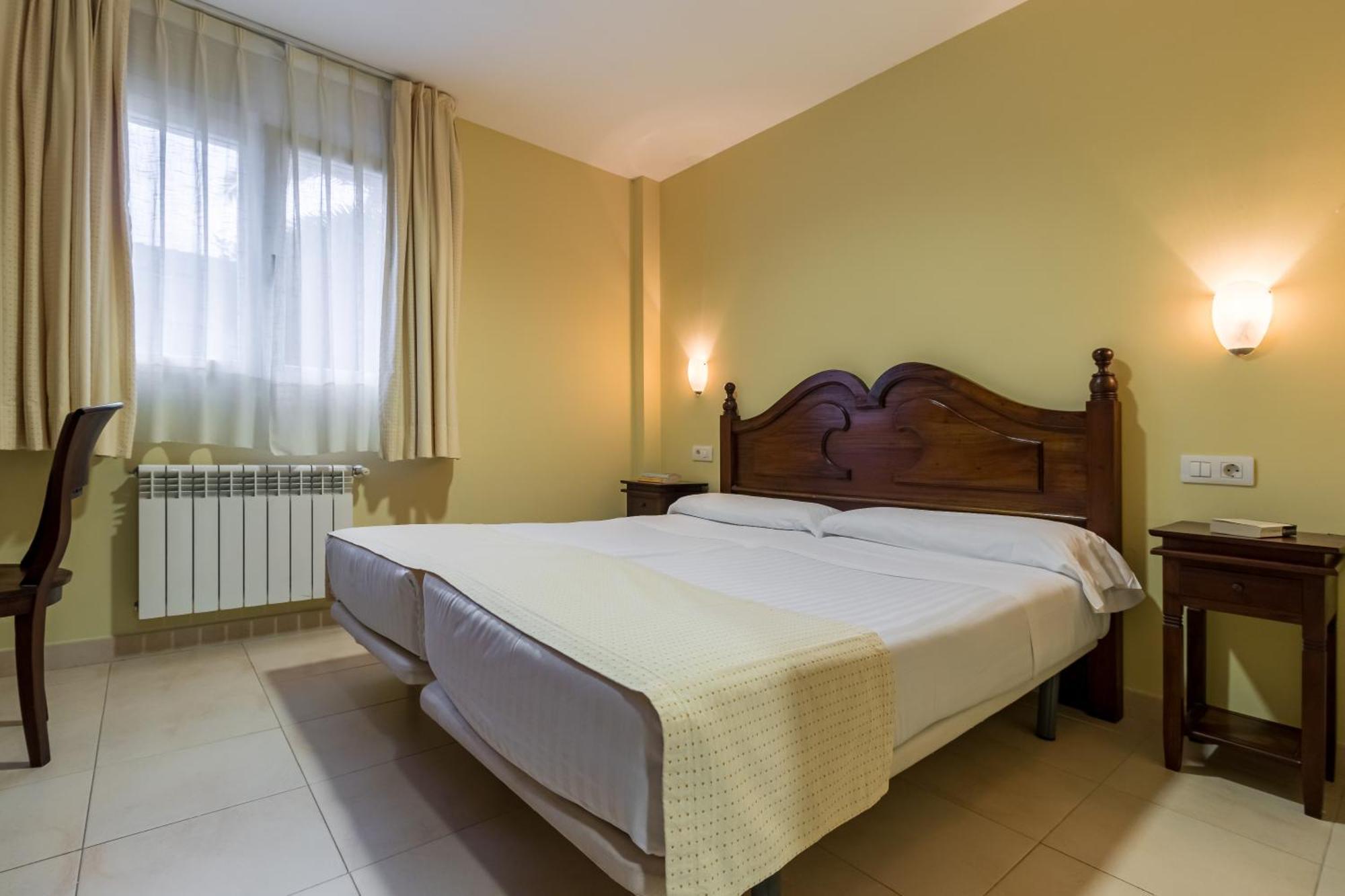 Apartamentos Silken Playa De Toro リャネス エクステリア 写真